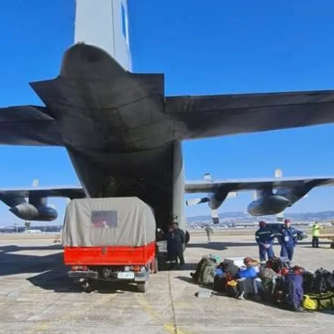 Dünyadan depremzedelere peşpeşe insani yardımlar geliyor!