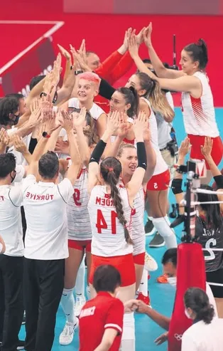 Haydi kızlar bir daha! Filenin Sultanları, İtalya ile karşılaşıyor...