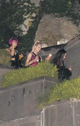 Aslan Gülman'ın Cadılar Bayramı partisinde test skandalı!