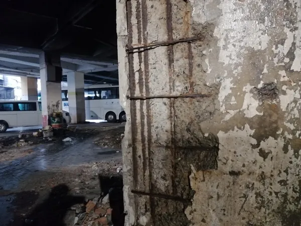 chpli-ibb-yonetimi-uyuyor-istanbulda-faciaya-ramak-kaldi-otogarin-kiris-ve-kolonlari-alarm-veriyor-1679386220769.jpg CHP'li İBB yönetimi uyuyor! İstanbul'da faciaya ramak kaldı: Otogarın kiriş ve kolonları alarm veriyor-3