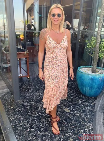 Pınar Altuğ gençliğindeki mayolu fotoğrafıyla hayrete düşürdü! - 4