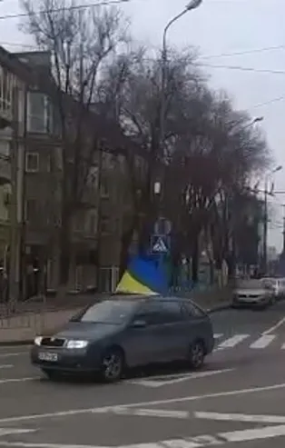 Ukrayna'da bayraklar asıldı, konvoylar yola çıktı! Bölgede yaşayan Türkler Ukraynalıların Erdoğan sevgisini anlattı