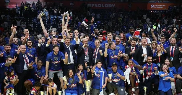 Anadolu Efes üst üste 2. kez Euroleague şampiyonu