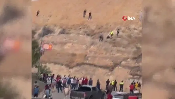 Şanlıurfa'da Türk bayrağını indirmeye çalışan şahsa linç girişimi