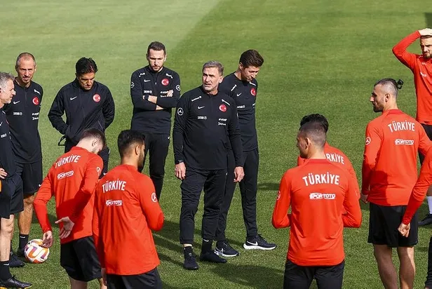 yanlis-bir-sey-mi-var-1663797825079.jpeg A Milli Takım teknik direktörü Kuntz, “Ayrılık” sorularına böyle yanıt verdi: 4 galibiyet aldık 14 gol attık... Hiç gol yemedik-3