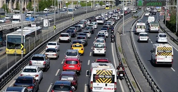 Okulların açılmasıyla birlikte İstanbul trafiğinde yoğunluk arttı | İstanbul trafik yoğunluğu