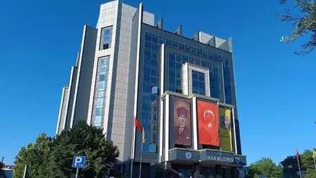 CHP’li Buca Belediyesi’nde yolsuzluk çarkı: Hak ediş personeli Bahadır Yılmaz’ın 13 yarış atı çıktı | Rüşvet dekontları ve bankamatik memuru trafiği