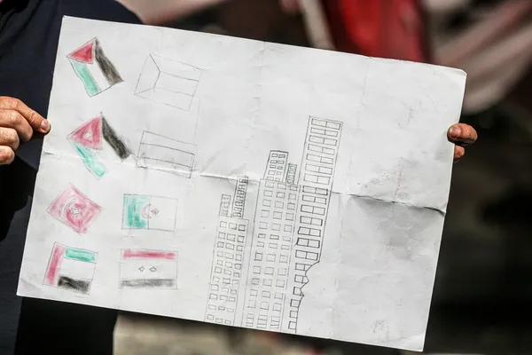 Katil İsrail'in katliamında şehit olan 11 yaşındaki kızın son resmi: Türk bayrağı!-5