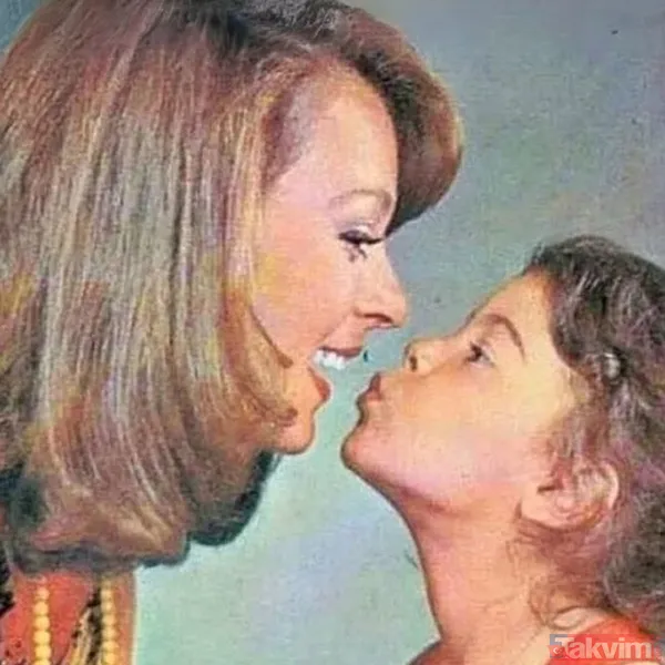 Filiz Akın ile Türker İnanoğlu’nun oğlu İlker İnanoğlu 59 yaşına bastı! Gülşen Bubikoğlu’ndan nostaljik aile pozu geldi: Eşi, kızı ve İlker’le... - 17