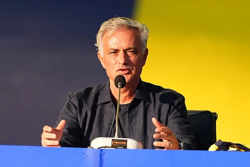 fenerbahcede-surpriz-transfer-imzalarin-atilmasi-bekleniyor-1721067354673.jpg Fenerbahçe'de sürpriz transfer! İmzaların atılması bekleniyor-4