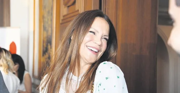Kahveyi içirdi