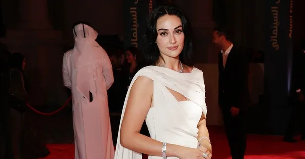 Esra Bilgiç’ten evlilik iddialarına yanıt: “Çıkan haberler doğru değil”