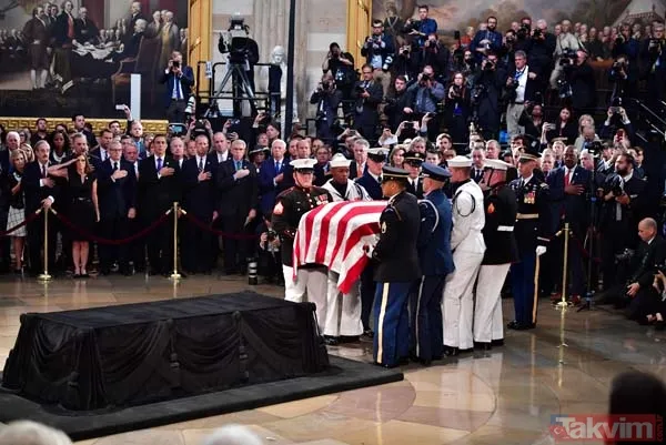 ABD'li Senatör McCain için Kongre'de tören düzenlendi - 3