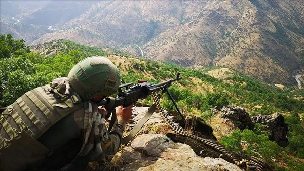 son-dakika-milli-savunma-bakani-hulusi-akar-kandilin-isiklari-sondu-1621513490383.jpg SON DAKİKA: Milli Savunma Bakanı Hulusi Akar: Kandil'in ışıkları söndü-5