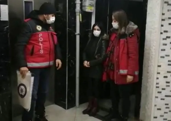 son-dakika-jigolo-olmak-ister-misiniz-bu-soruyla-dolandiricilik-yapan-38-kisi-yakalandi-1611916726985.jpg SON DAKİKA: Jigolo olmak ister misiniz? Bu soruyla dolandırıcılık yapan 38 kişi yakalandı-5