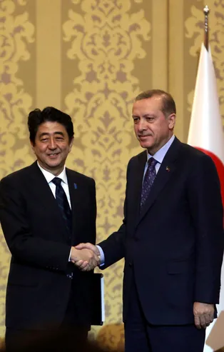 Şinzo Abe'den Erdoğan'a seçim zaferi tebriği
