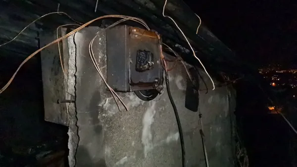 yangin-cikti-orduda-televizyon-ve-radyolarin-yayinlari-kesildi-1641536578188.jpg Yangın çıktı Ordu'da televizyon ve radyoların yayınları kesildi-5