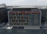 Prof. Dr. Cemil Taşcıoğlu yazılı tabela, Okmeydanındaki şehir hastanesine asıldı