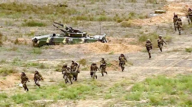 İşgalci Ermenistan ordusu ağır kayıplar veriyor! Çok sayıda tank ve füze sistemi imha edildi-1