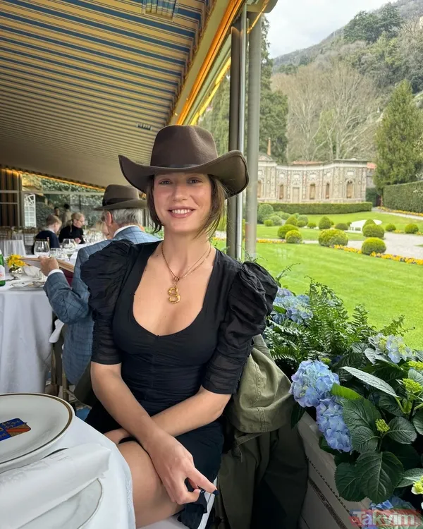 Serenay Sarıkaya aşka geldi! Mert Demir ile romantik pozlarını art arda paylaştı! - 4