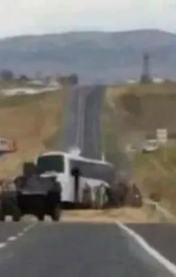 Askeri aracın geçişi sırasında patlama!