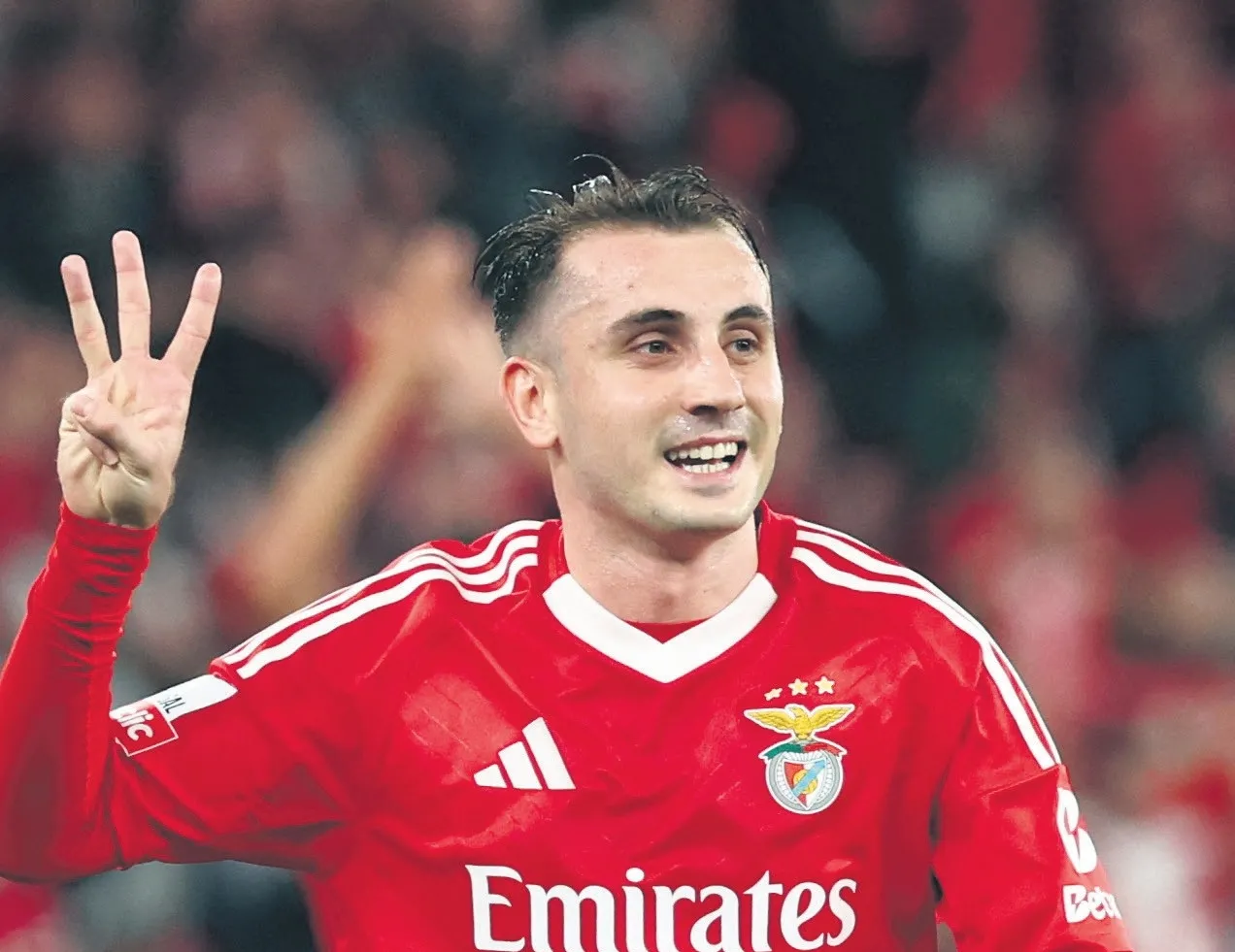 Kartal taarruza geçti