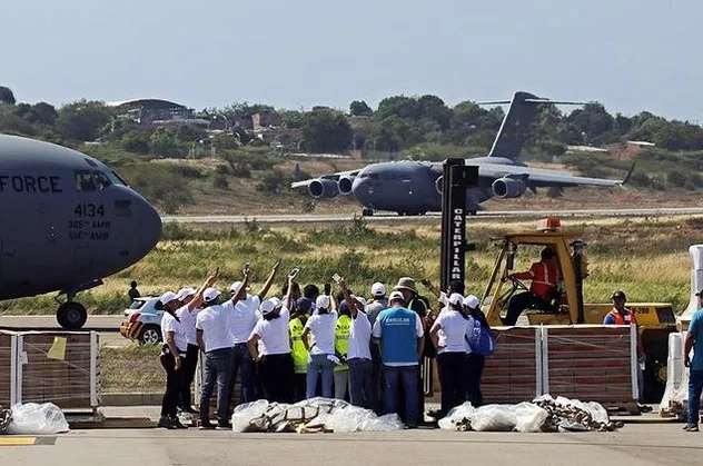 ABD'nin 'yardım uçakları' Venezuela sınırında