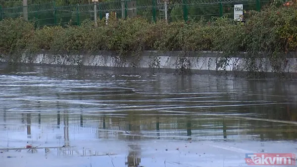 İstanbul'da yağmur etkisi! İstiklal'i su bastı Vatan Caddesi'nde yol çöktü... En çok o ilçeye yağdı - 9