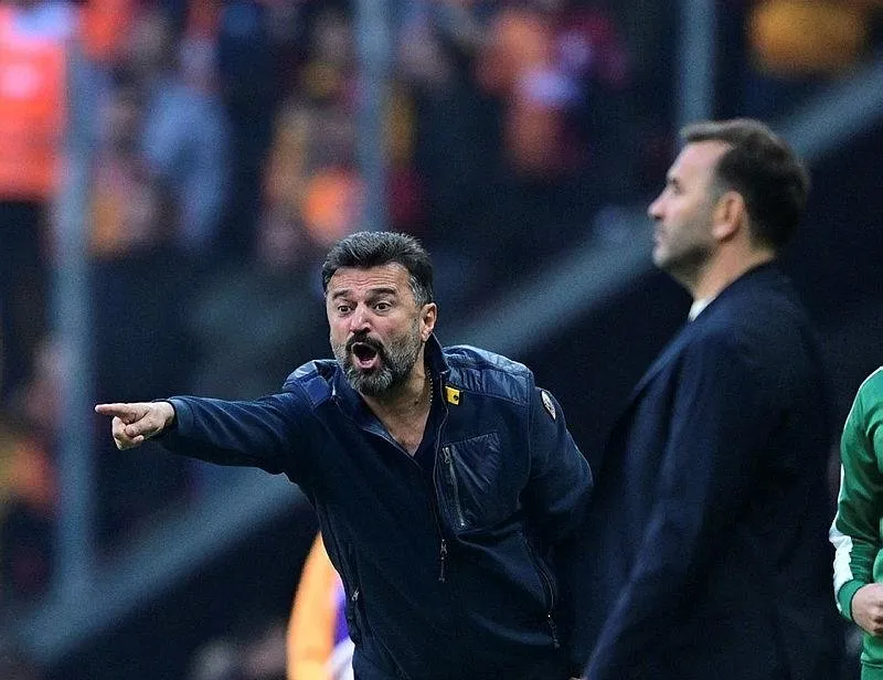 Galatasaray maçı sonrası Sivasspor Teknik Direktörü Bülent Uygun’dan hakem Arda Kardeşler’e ’güreşçi’ göndermesi
