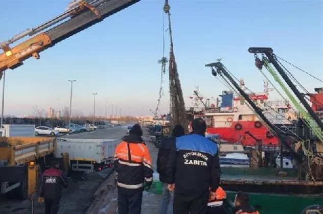 Yenikapı'da trolle kaçak avcılık yapanlara baskın: İdari para cezası kesildi!