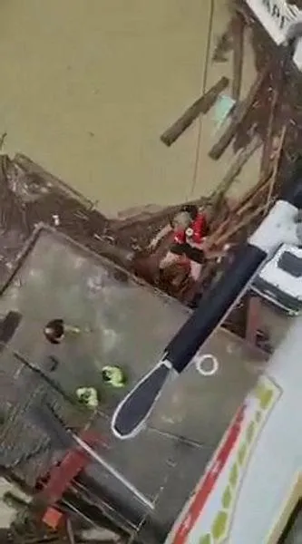 Sinop'ta mahsur kalan vatandaşlar helikopterle kurtarıldı! O anlar kamerada