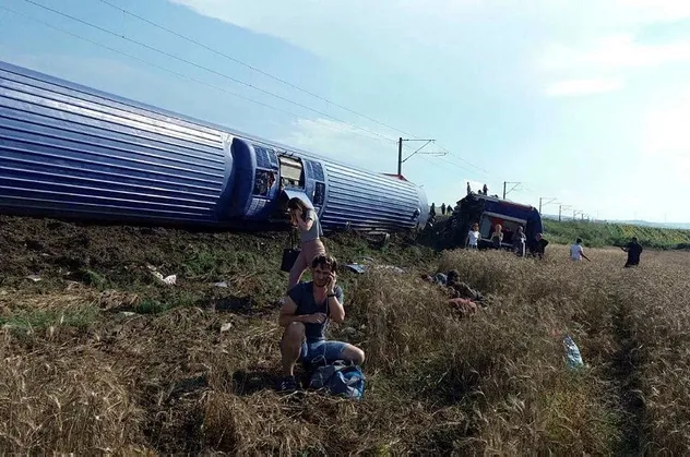 Tekirdağ Çorlu'da tren vagonu devrildi! 24 ölü 124 yaralı