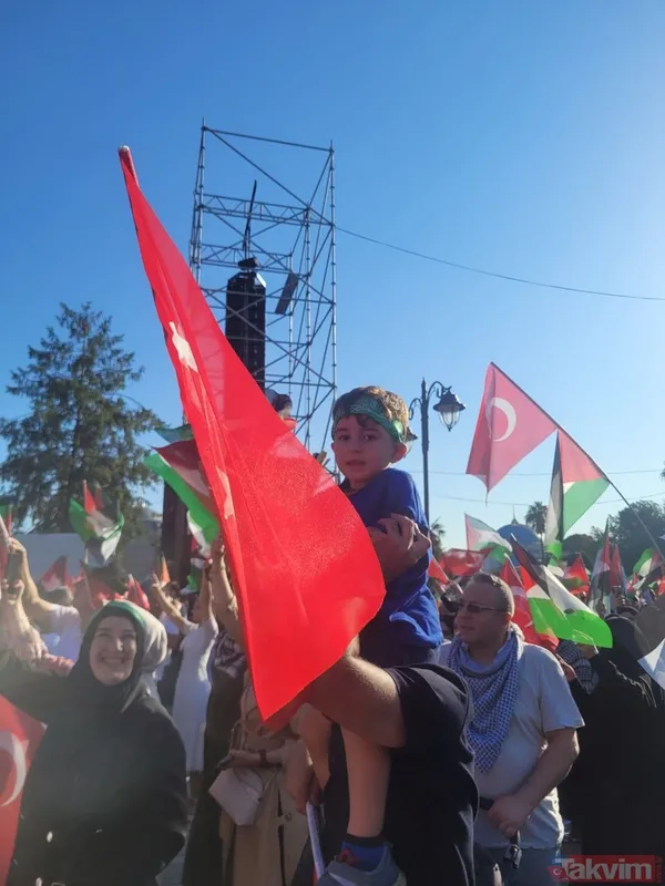 Takvim.com.tr, Ayasofya'da! Binlerce kişi Filistin için meydanlara akın etti | İşte o anlar... - 18