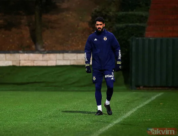 Deneyimli Futbolcunun İlk 11 Olmasa Da Maçın Gidişatına Göre Süre Alabileceği Gelen Bilgiler Arasında.