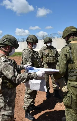 Son dakika: MSB duyurdu: Fırat'ın doğusunda 38'inci kara devriyesi gerçekleşti! Dikkat çeken Kovid-19 önlemi