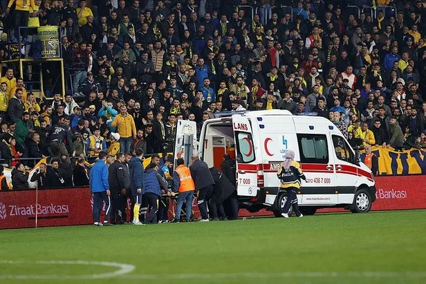 ziraat-turkiye-kupasi-ceyrek-finalinde-trabzonspor-one-gectigi-karsilasmada-ankaragucune-3-1-maglup-olarak-tur-1680650109252.jpeg Ziraat Türkiye Kupası çeyrek finalinde Trabzonspor öne geçtiği karşılaşmada Ankaragücü'ne 3-1 mağlup olarak turnuvaya veda etti-7