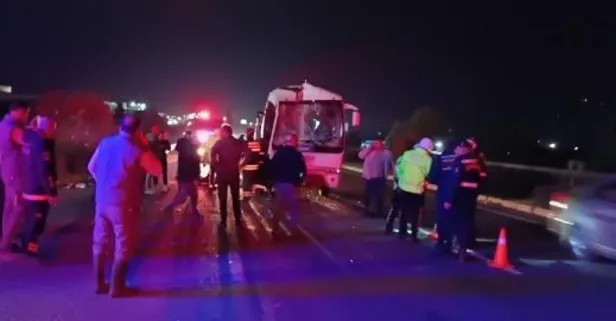 Manisa’da feci kaza! Servis minibüsü TIR’a çarptı: Çok sayıda yaralı var