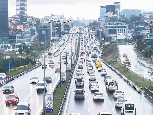 Sokağa çıkma kısıtlaması bitti İstanbul Bayrampaşa hali doldu taştı-9