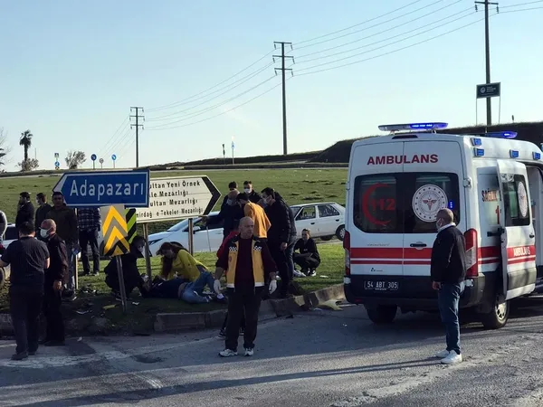 duble-yolda-ticari-taksi-ile-otomobil-carpisti-1i-agir-1i-cocuk-toplam-4-yarali-1616951074109.jpg Duble yolda ticari taksi ile otomobil çarpıştı: 1’i ağır, 1’i çocuk toplam 4 yaralı-3