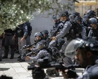 İsrail polisi Kudüste bir camiyi kapattı