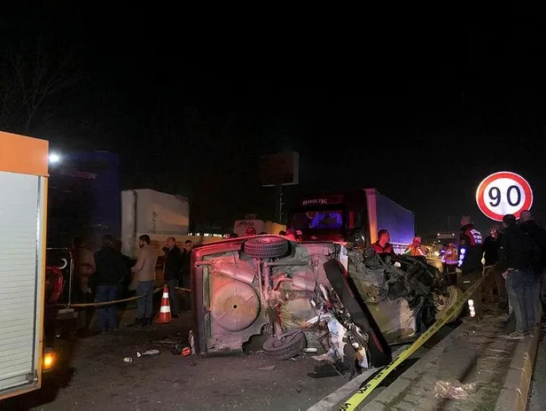 Aydın’da Tofaş otomobil içindekilere mezar oldu: Ölü ve yaralılar var! Kazanın görüntüleri ortaya çıktı-6