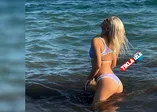 Ece Seçkin bikinili hallerini sosyal medya hesabından paylaştı
