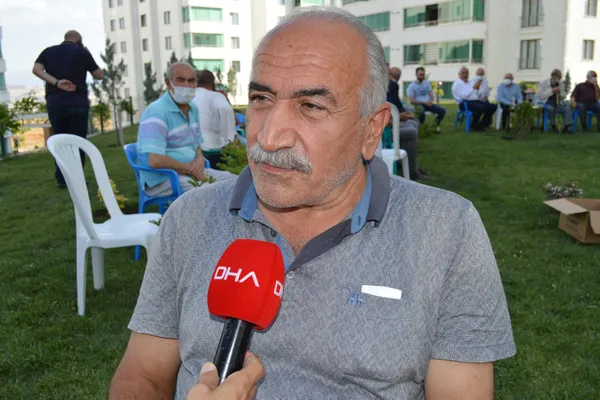 mardinde-evinde-olu-bulunan-uzman-doktor-mehmet-ragip-ekmenin-babasi-tayini-nasip-olmadi-sevilen-bir-kisiymis-cenazede-gorduk-1625835407689.jpg Mardin'de evinde ölü bulunan Uzman Doktor Mehmet Ragıp Ekmen'in babası: Tayini nasip olmadı sevilen bir kişiymiş cenazede gördük-2