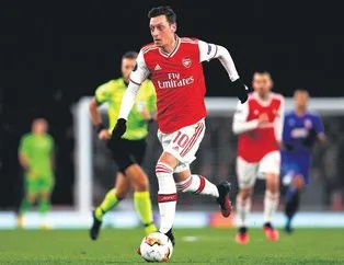 Mesut Özil Arsenal’de kalacak