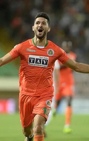 Emre Akbaba imzaya kaldı!
