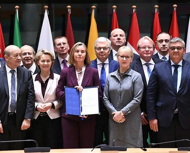 AB ortak ordusu için 23 üyeden imza