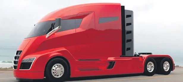 Kamyonu fişe taktı