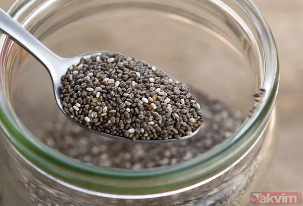 🍓 Smoothie Bombası: Muz + Yaban Mersini + Yoğurt + 1 Yemek Kaşığı Chia = 💪 Enerji + Lif + Antioksidan 🥗 Salatalara Serp: Yeşil Salatanın Üstüne 1 Tatlı...