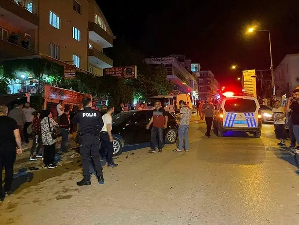Bursa'da freni boşalan kamyon 9 aracı biçti-4