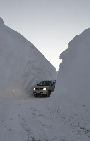 Hakkari'de kar kalınlığı 4 metreyi geçti